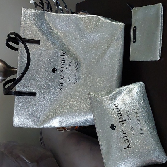 kate spade Handbags - Kate Spade Set Like New